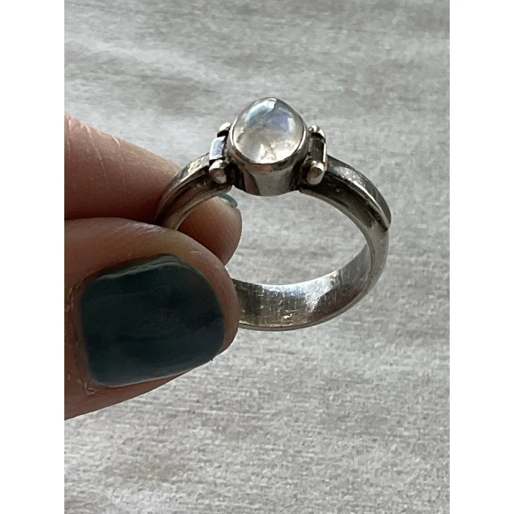 Vintage 925 Sterling Silver Moonstone Ring Size 8 Estate Jewelry
